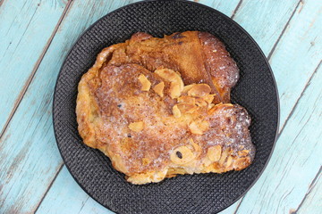 Croissant aux amandes