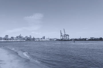 Naklejka premium Panoramic view from Governors Island, NYC