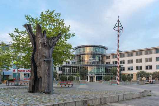 Rathaus und Stadtverwaltung in Ludwigsfelde, Brandenburg