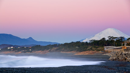 大磯海岸からの富士山