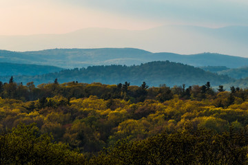 Naklejka premium Cornwall, Connecticut, USA The view over the Berkshire Hills from Mohawk Mountain.