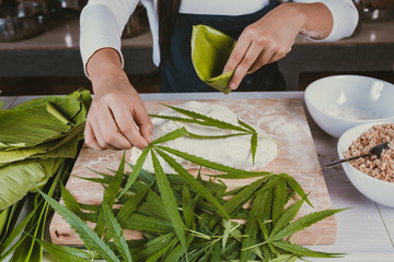 Make candy using marijuana leaves as a component.