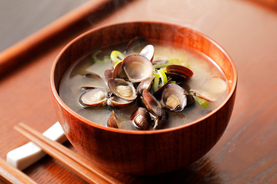しじみのみそ汁　Japanese shijimi clam miso soup