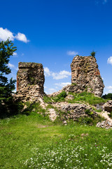 Fototapeta na wymiar Ruin fortress wall