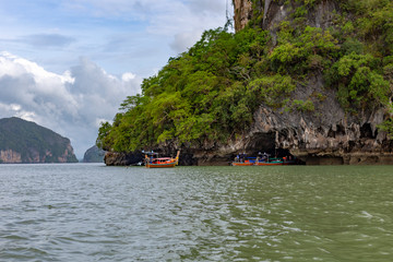 Höhle und Boote in Phang Nga Bay Thailand