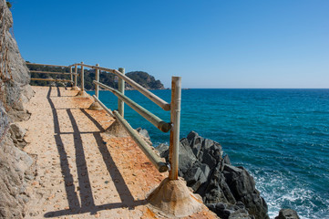 The creek llorell by the way of round, Tossa de mar