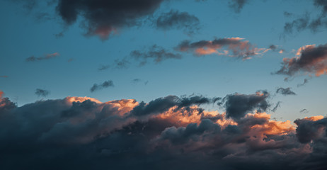 Fototapeta na wymiar Dramatic cloudscape area