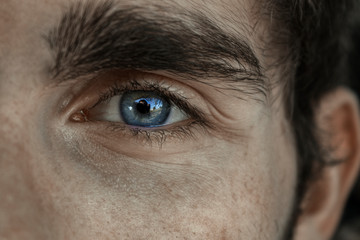 Blu Eyes 