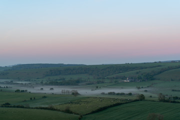 Obraz premium Sunrise on Parkhouse Hill and Chrome Hill in the Peak District National Park.