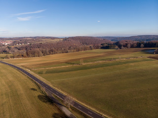 Landstraße auf der Schwäbischen Alb - Luftaufnahme