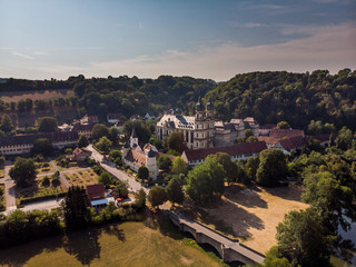 Fototapeta na wymiar Kloster - Luftaufnahme