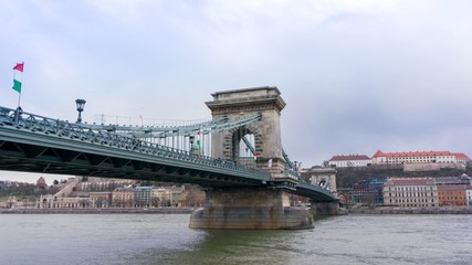 Obraz premium The Széchenyi Chain Bridge (Hungarian Széchenyi lánchíd,) is a suspension bridge that spans the River Danube between Buda and Pest