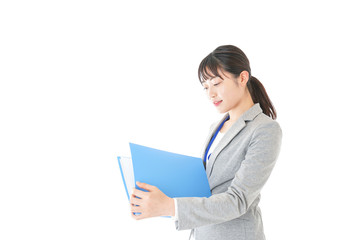 書類を持つビジネスウーマン