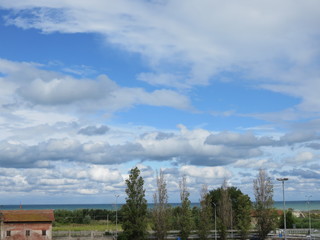 Fototapeta na wymiar Paesaggio nuvoloso