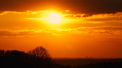 Fototapeta na wymiar Sonnenuntergang Aske 15.05.19
