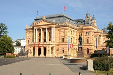 Fototapeta na wymiar Schwerin, Alter Garten mit Staatstheater und Museum