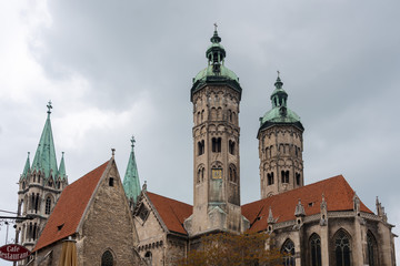 Fototapeta na wymiar Blick auf den Dom von Naumburg, Weltkulturerbe, Deutschland