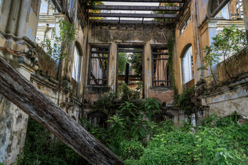Fototapeta na wymiar Altes verlassenes Haus, Lost Place, in George Town Penang