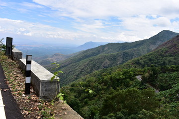 Fototapeta na wymiar Panoramic view of eastern ghats from Kodaikanal Hills