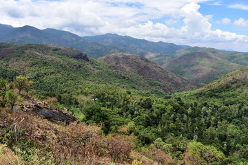 Fototapeta na wymiar Panorama view of the beautiful hills from Kodaikanal