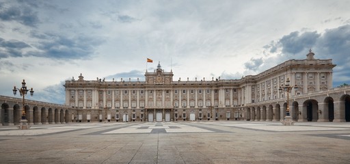 Fototapeta na wymiar Madrid Royal Palace panorama