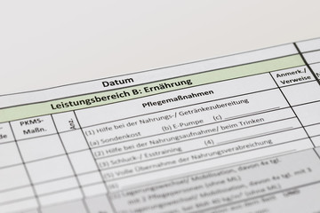 Obraz premium pflegedurchführungsnachweis blatt krankenhaus ernährung