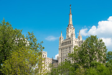 Fototapeta na wymiar Moscow. High-rise building on Kudrinskaya square near the Barrikadnaya metro station. Architecture of Soviet time