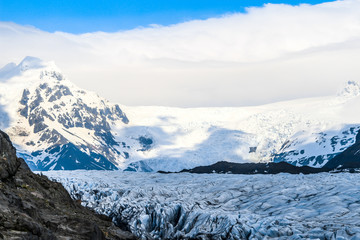 Fototapeta na wymiar Awesome Icelandic landscape. Glacier lagoon. 