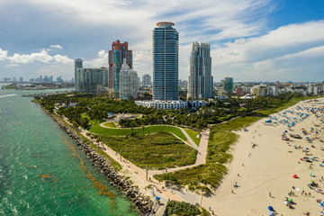Naklejka premium Zdjęcie lotnicze Miami Beach