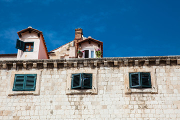 Fototapeta na wymiar Beautiful architecture of the houses at Dubrovnik old town