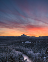 Obraz premium Colors of Sunrise Over Mt. Hood