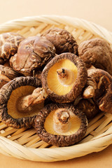 干し椎茸　Dried shiitake mushrooms
