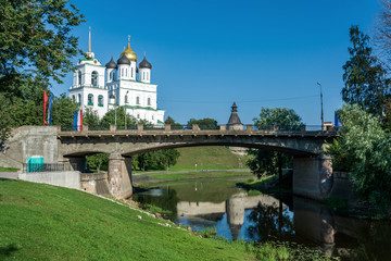 Fototapeta na wymiar Pskov. Trinity cathedral