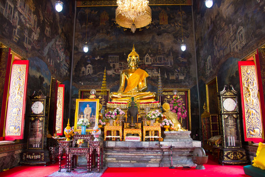 Golden Buddha Statue , Wat Maha Phruttharam is ancient temples built since the Ayutthaya period at Khwaeng Maha Phruttharam, Khet Bang Rak, Bangkok Thailand on May 10,2019.