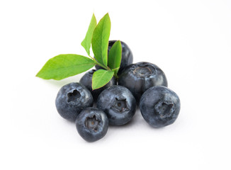 Owoce borówki z liśćmi blueberry