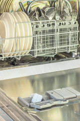 Spülmaschine mit Tab im Fach