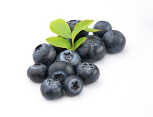 Owoce borówki z liśćmi blueberry