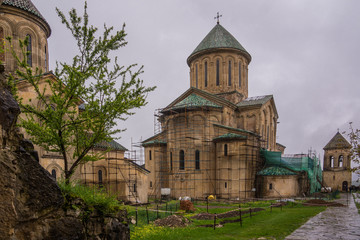 Fototapeta na wymiar county yard of Gelati Monastery in kutaissi
