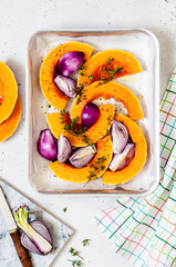 Squash Slices with Red Onions to Roast