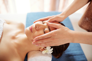 Obraz na płótnie Canvas Professional face massage