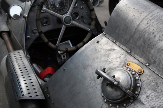Oldr racing car