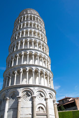 Fototapeta na wymiar Der schiefe Turm von Pisa in Italien