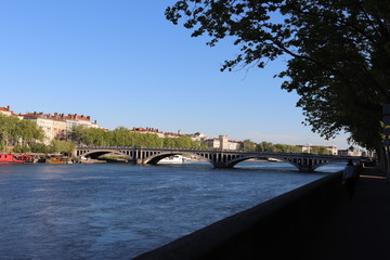 Lyon - Le Pont Wilson sur le fleuve Rhône construit en 1916