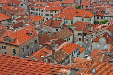 Obraz premium view on the red roofs of the old town of Kotor