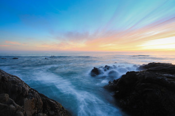 Fototapeta na wymiar sunset over the sea near big sur california