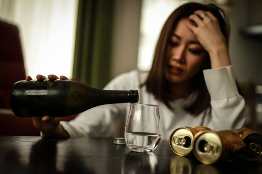 手酌 の画像 98 件の Stock 写真 ベクターおよびビデオ Adobe Stock