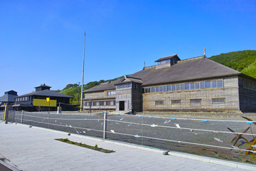 Fototapeta na wymiar 日本重要文化財の「旧花田家番屋」と道の駅