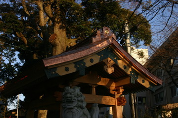 新しく建てられた手水舎