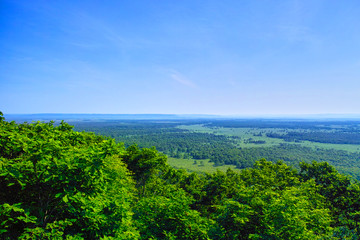 北海道釧路市にある釧路湿原遊歩道から眺める釧路湿原