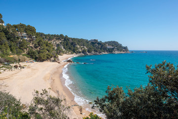 The creek llorell by the way of round, Tossa de mar